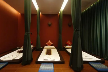 武汉泰式按摩的被动瑜伽:当身体被折叠成诗